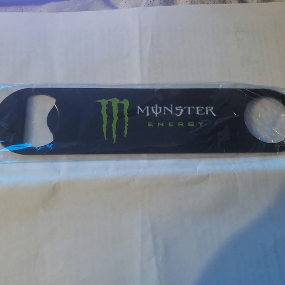 MONSTER ENERGY METAL BOTTLE OPENER - Picture 1 of 1